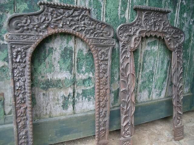  Fireplace-frame in cast-iron.